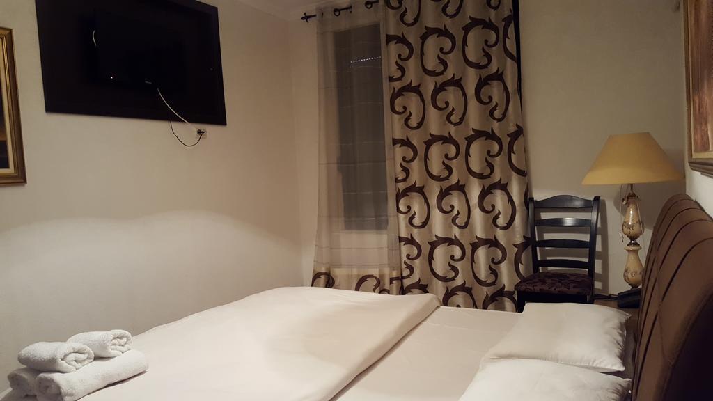 Hotel Livia Τίρανα Εξωτερικό φωτογραφία