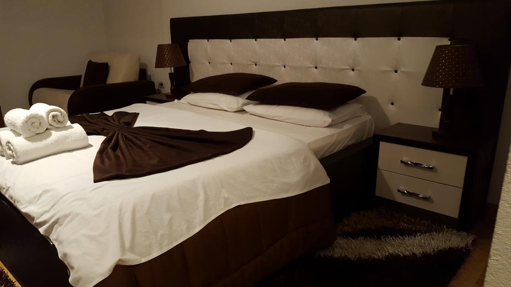 Hotel Livia Τίρανα Εξωτερικό φωτογραφία