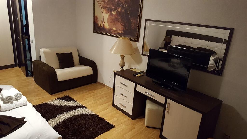 Hotel Livia Τίρανα Εξωτερικό φωτογραφία