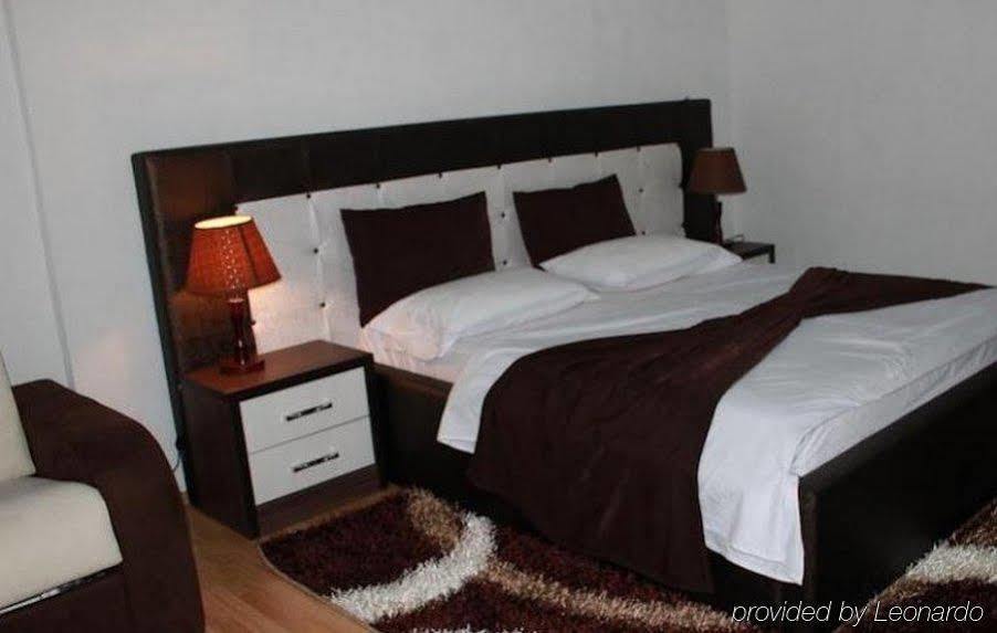 Hotel Livia Τίρανα Εξωτερικό φωτογραφία